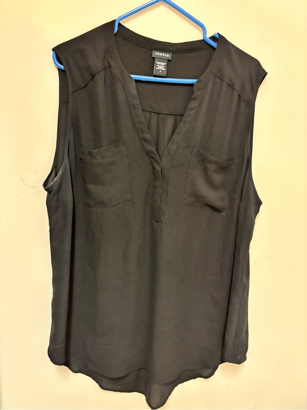 torrid Black Sleeveless V-Neck Tank with Patch Pockets